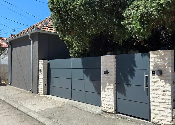 Beta House 아파트 자예카르